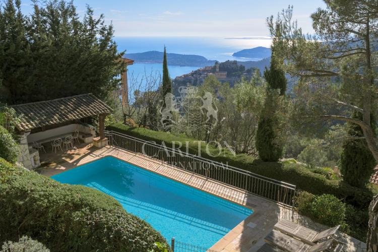 Èze – Élégante villa provençale avec vue mer exceptionnelle