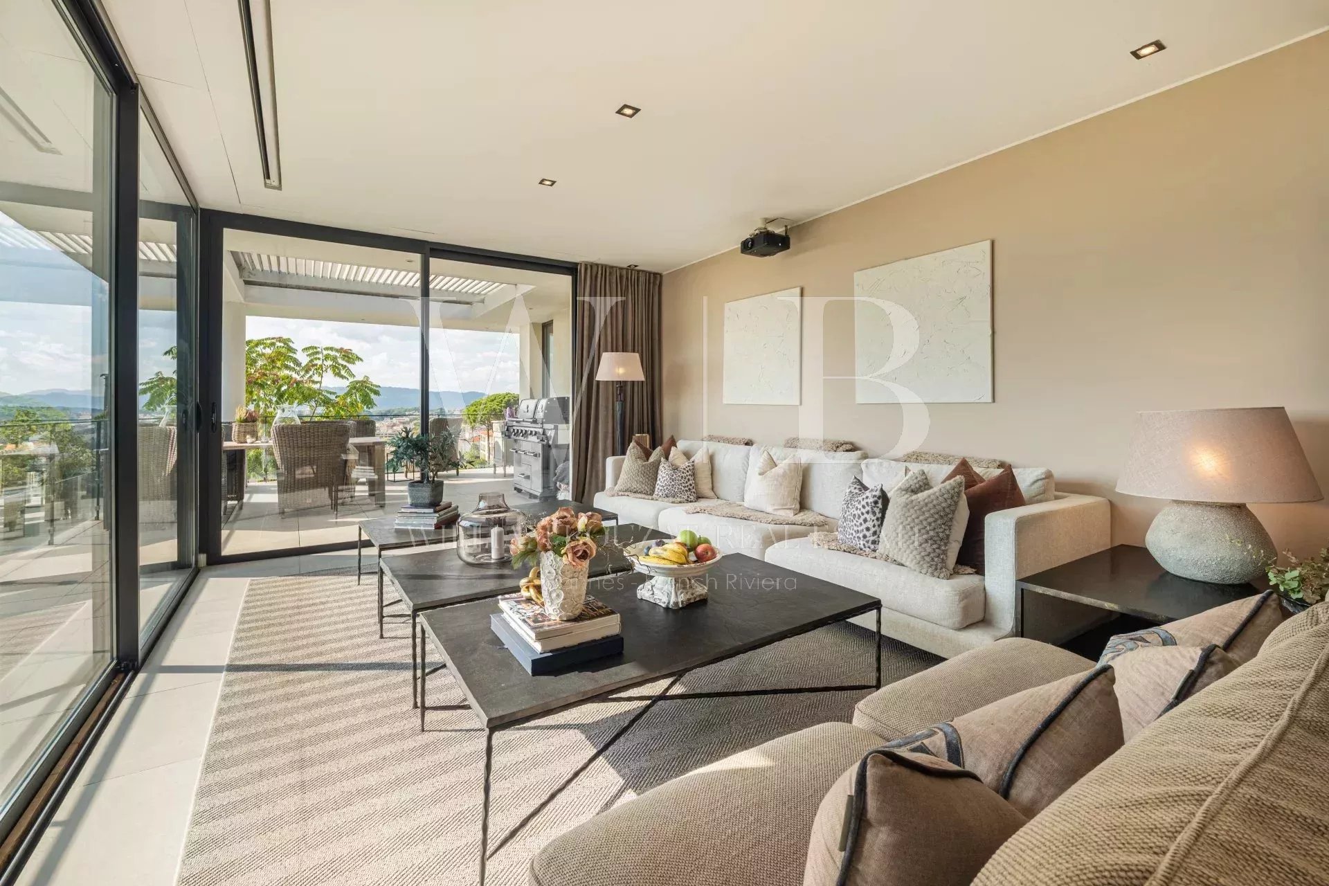 Le Cannet résidentiel - Superbe villa contemporaine avec vue mer et piscine