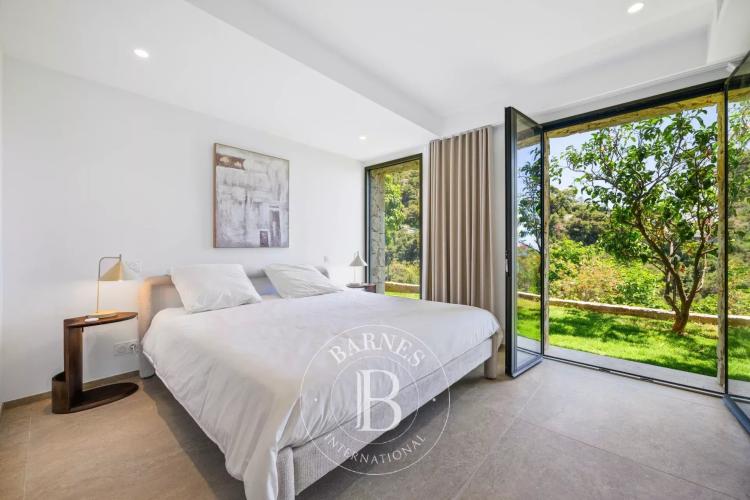 ROQUEBRUNE CAP MARTIN - VILLA CONTEMPORAINE - SECTEUR SERRET - VUE MER PANORAMIQUE