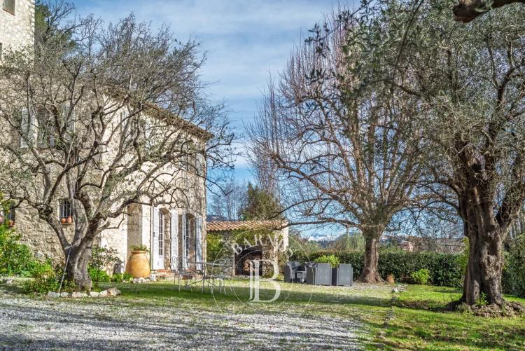 Domaine d'exception - propriété en pierre avec piscine