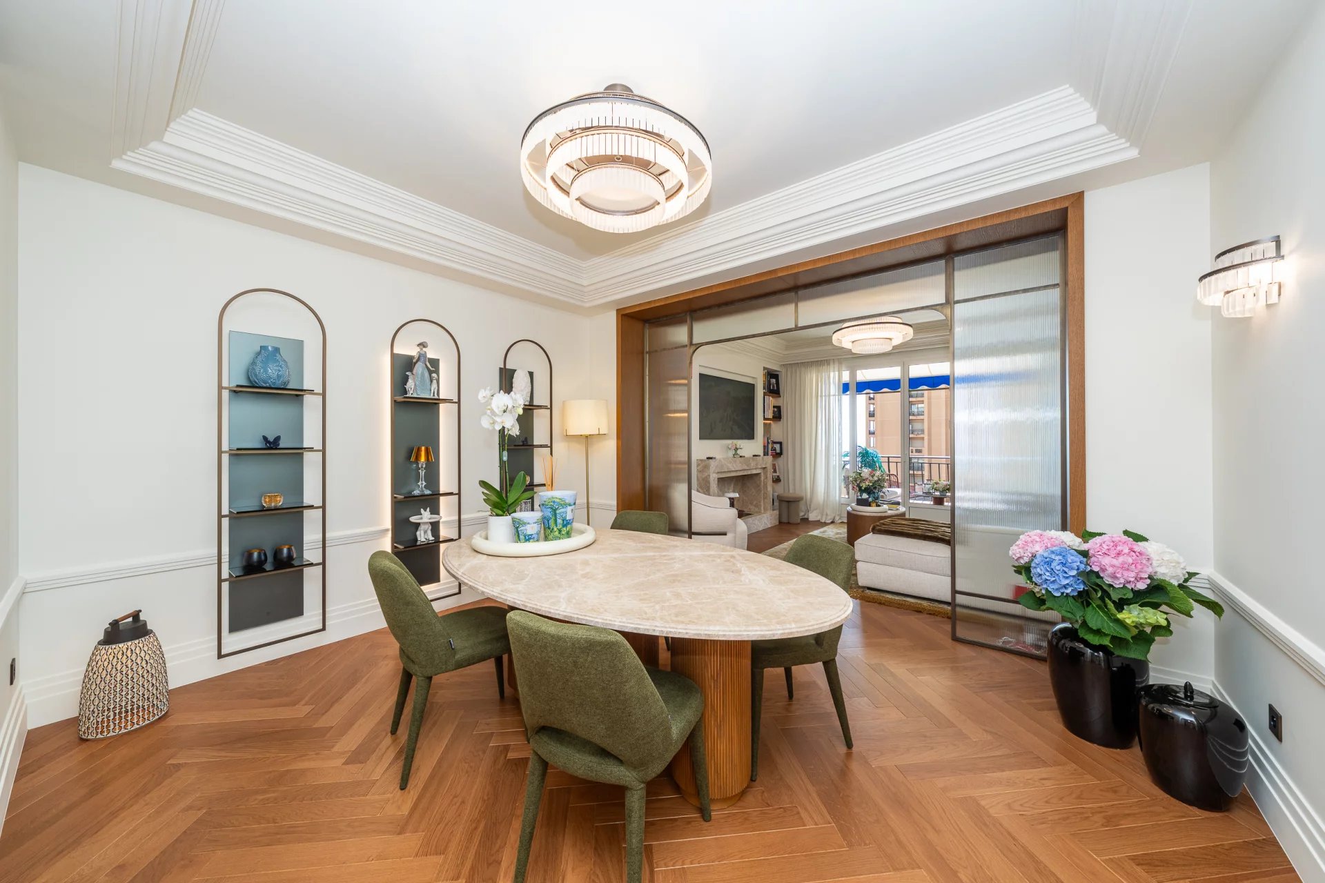 Appartement luxueusement rénové avec vue sur la mer