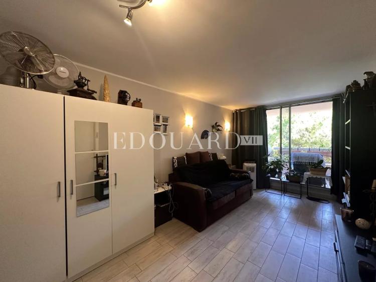 En exclusivité studio en très bon état avec belle terrasse couverte, idéal investissement locatif