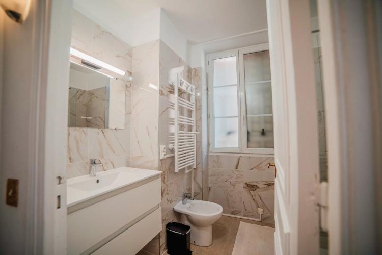 Appartement 4 Pièces à Vendre à Monaco – Immeuble Bourgeois à La Condamine.