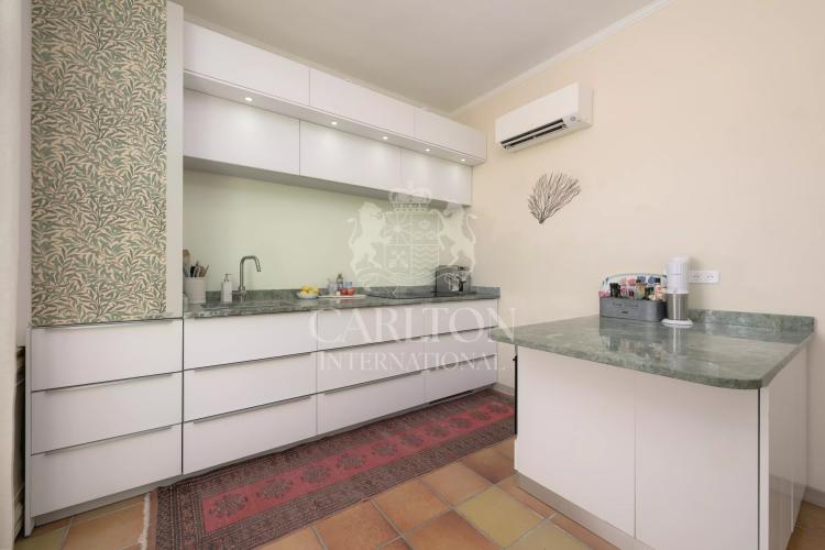 Villa  avec vue mer et accès facile au centre-ville - Opportunité d'investissement