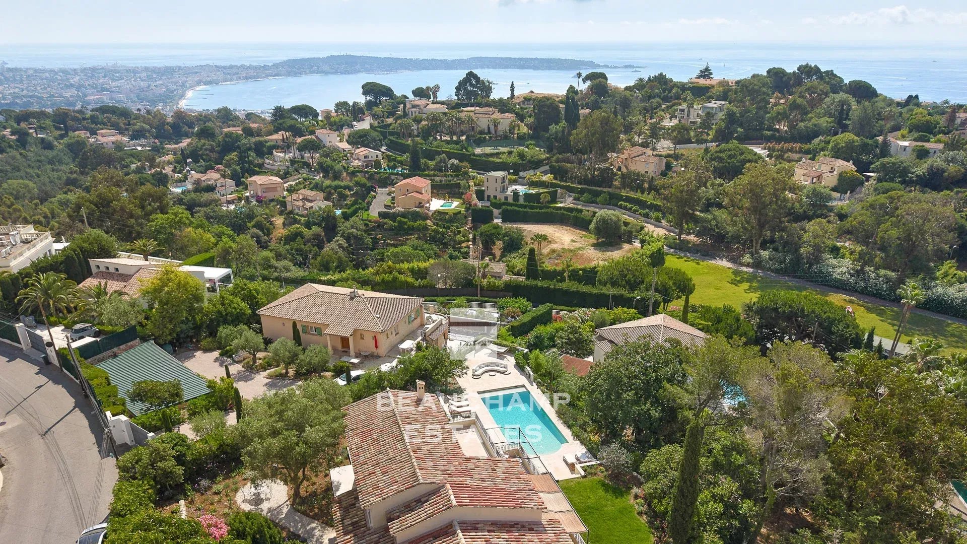 Villa néo-provençale 6 chambres avec piscine et vue mer - Super Cannes