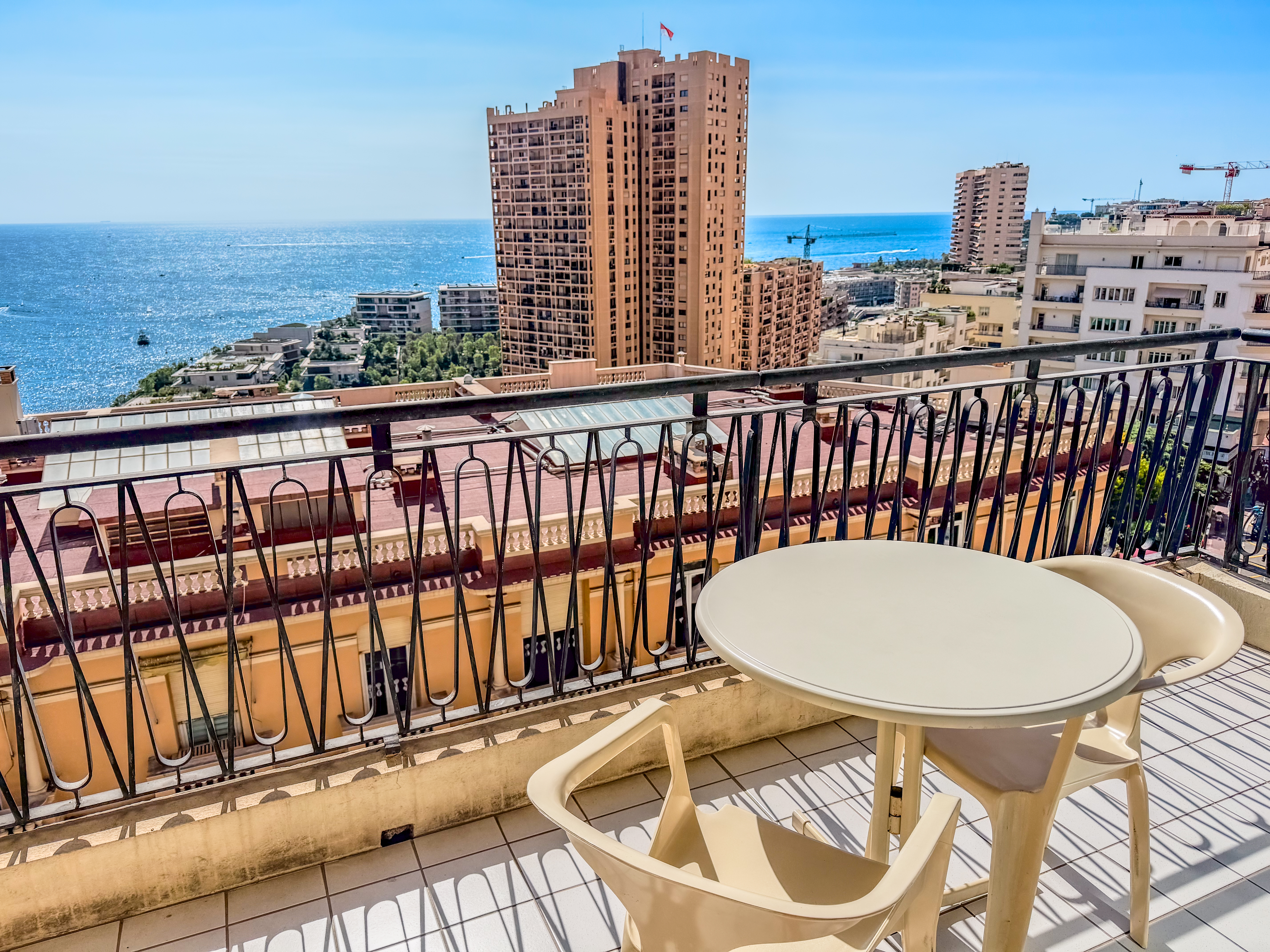 Monte-Carlo – Le Continental – Deux-pièces avec terrasses et vue mer