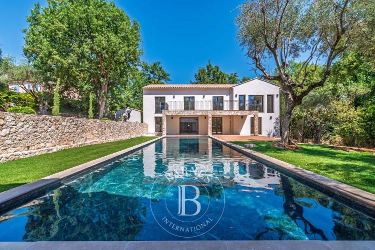 Chateauneuf-Grasse, 5 chambres, au calme, vue mer