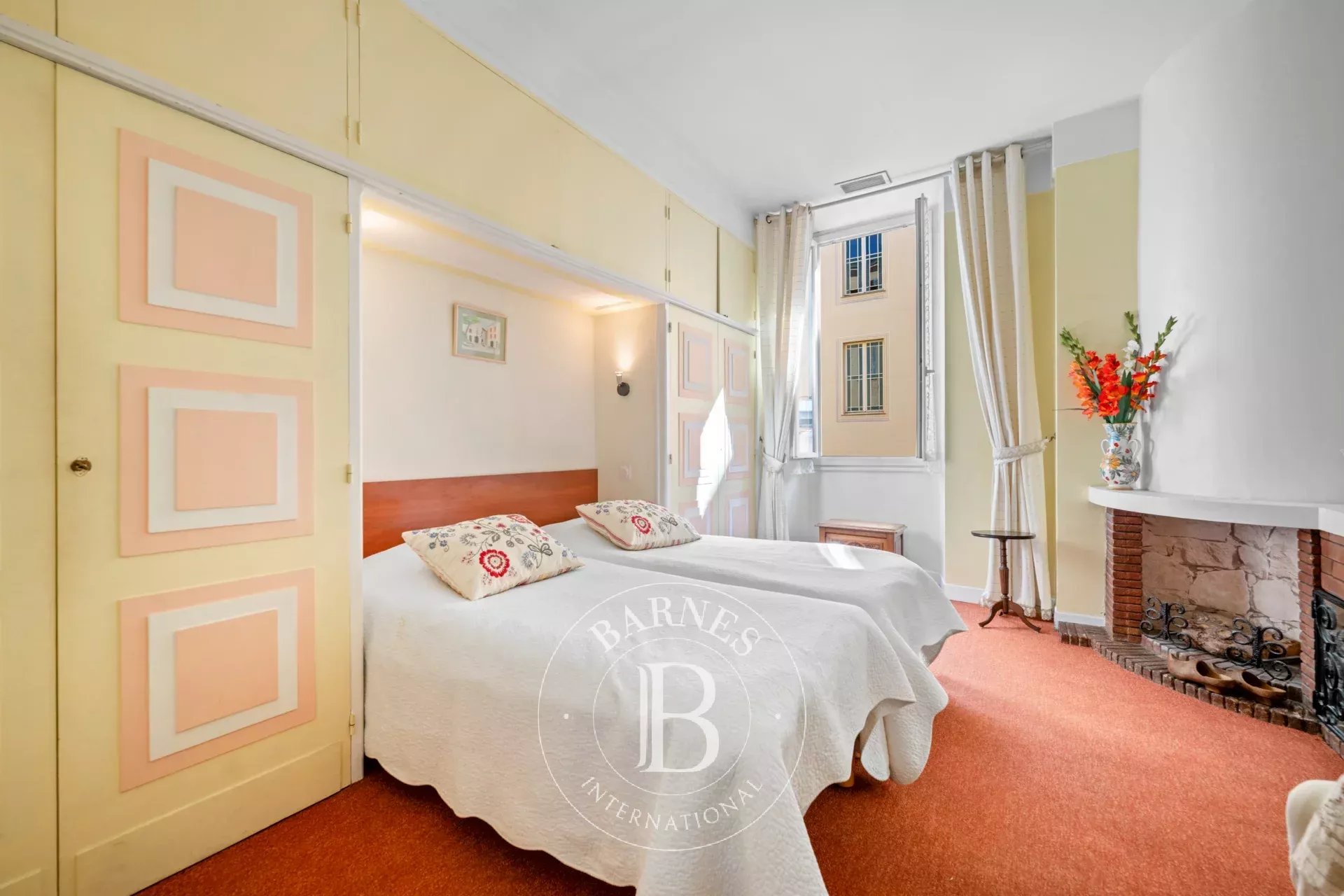 NICE – PORT LYMPIA – APPARTEMENT – VUE PANORAMIQUE SUR LE PORT
