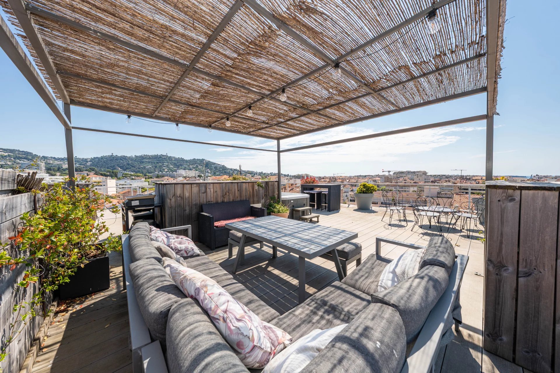 CANNES CENTRE PENTHOUSE TOIT TERASSE