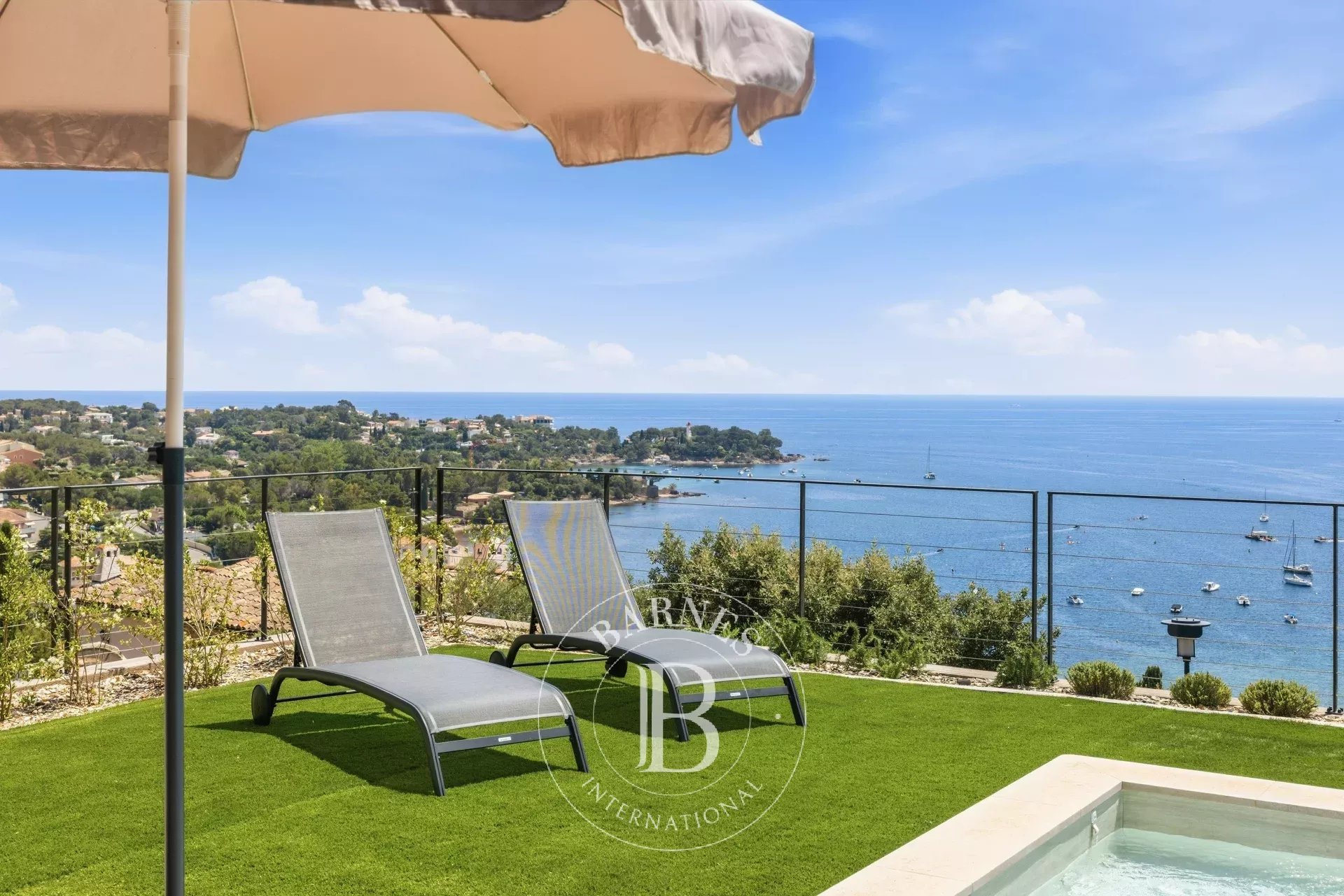 SAINT-RAPHAËL - VILLA CONTEMPORAINE - VUE MER PANORAMIQUE