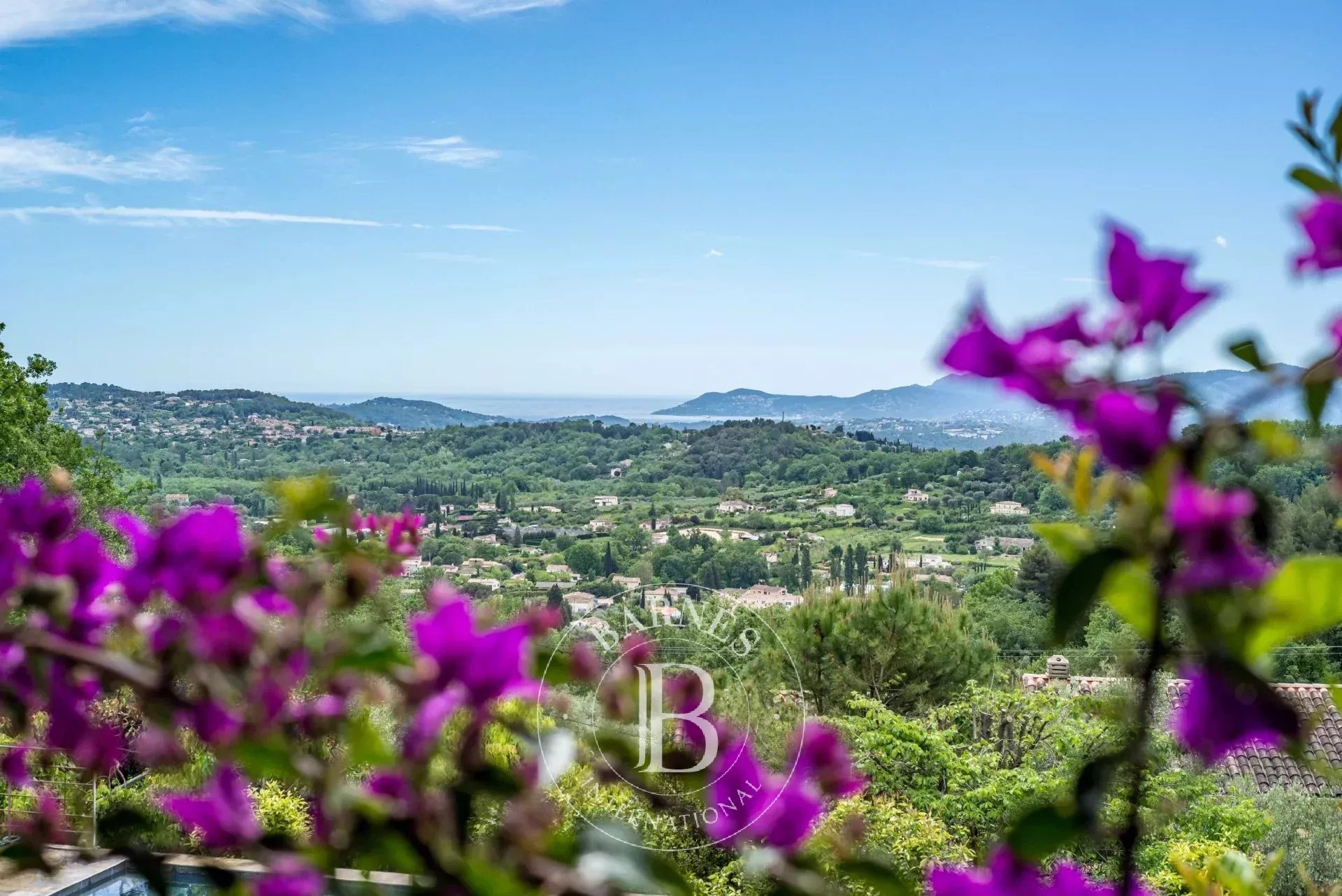 Chateauneuf-Grasse - Mas Contemporain avec Vue Mer, 5 Chambres