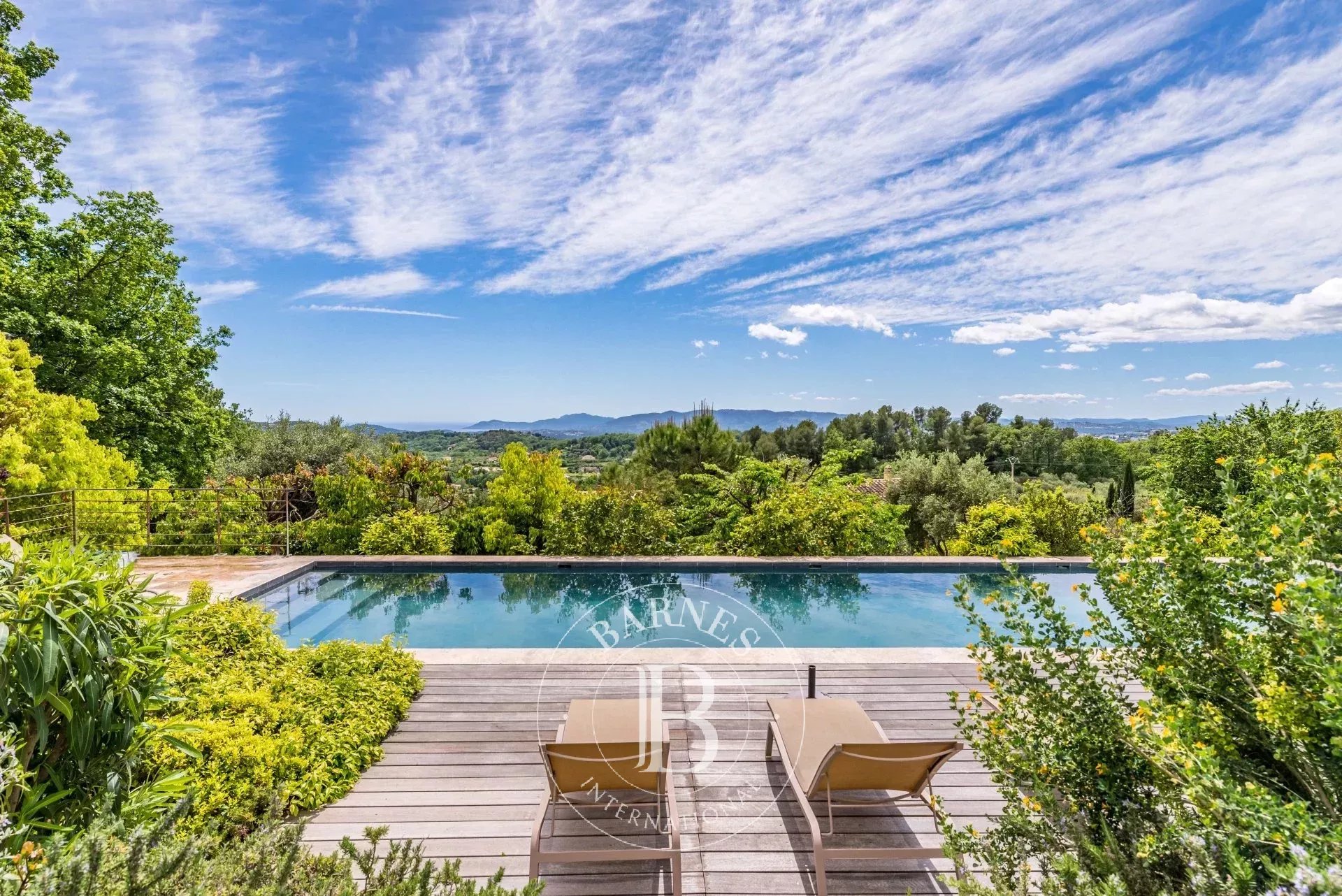 Chateauneuf-Grasse - Mas Contemporain avec Vue Mer, 5 Chambres