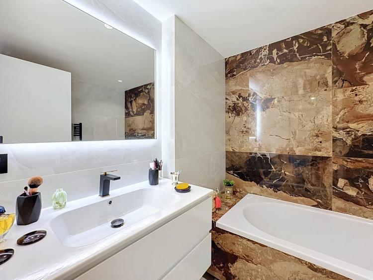 CANNES BASSE CALIFORNIE APPARTEMENT D'EXCEPTION 4 PIECES VUE MER
