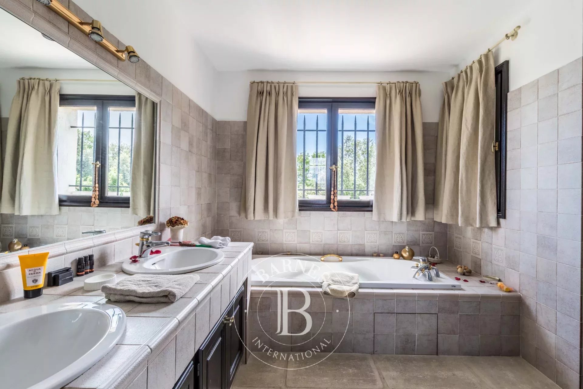 Saint-Paul de Vence - superbe villa rénovée - vue village