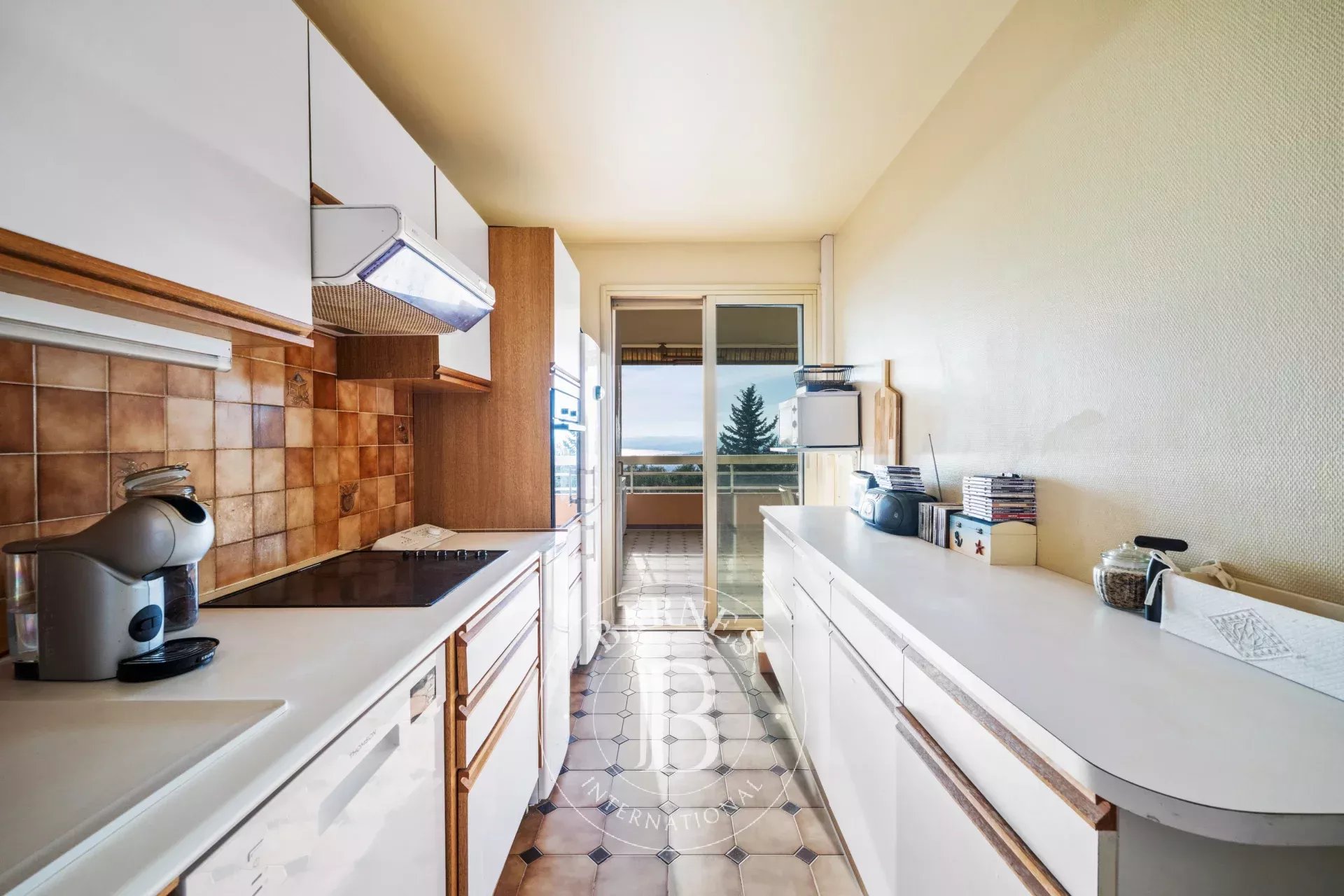 NICE – LA LANTERNE — APPARTEMENT TRAVERSANT AVEC VUES MER & GRANDE TERRASSE