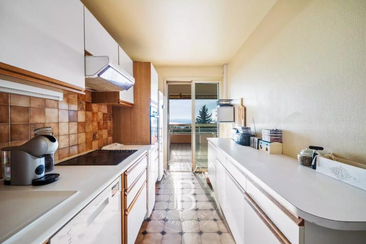 NICE – LA LANTERNE — APPARTEMENT TRAVERSANT AVEC VUES MER & GRANDE TERRASSE