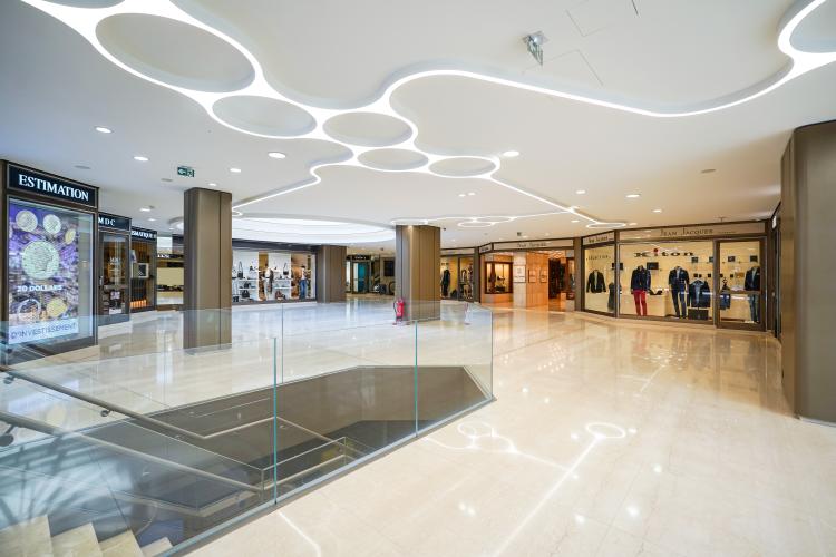 CARRÉ D'OR - PARK PALACE - LOCAL COMMERCIAL
