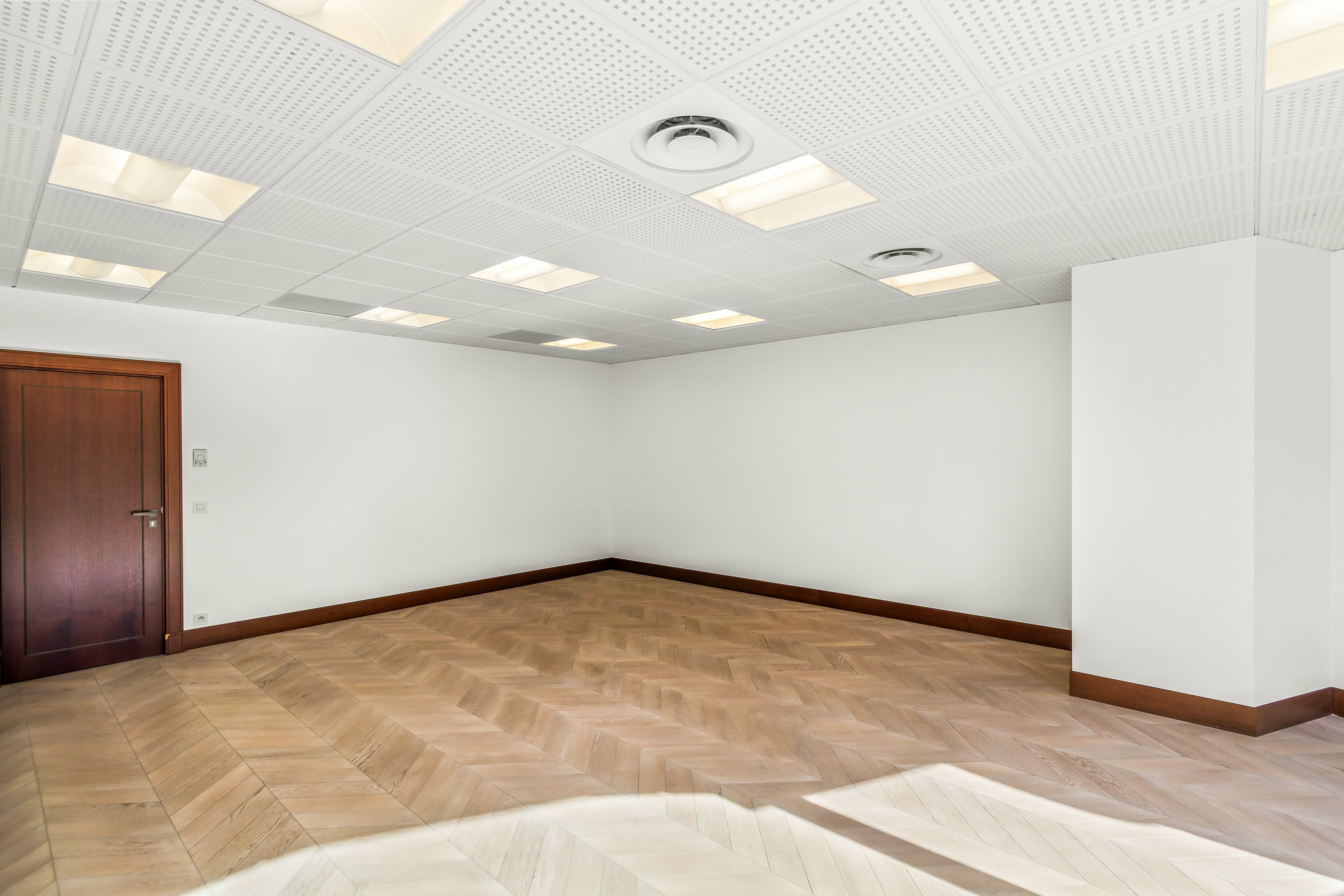 Villa del Sole : Bureaux Entièrement Rénovés