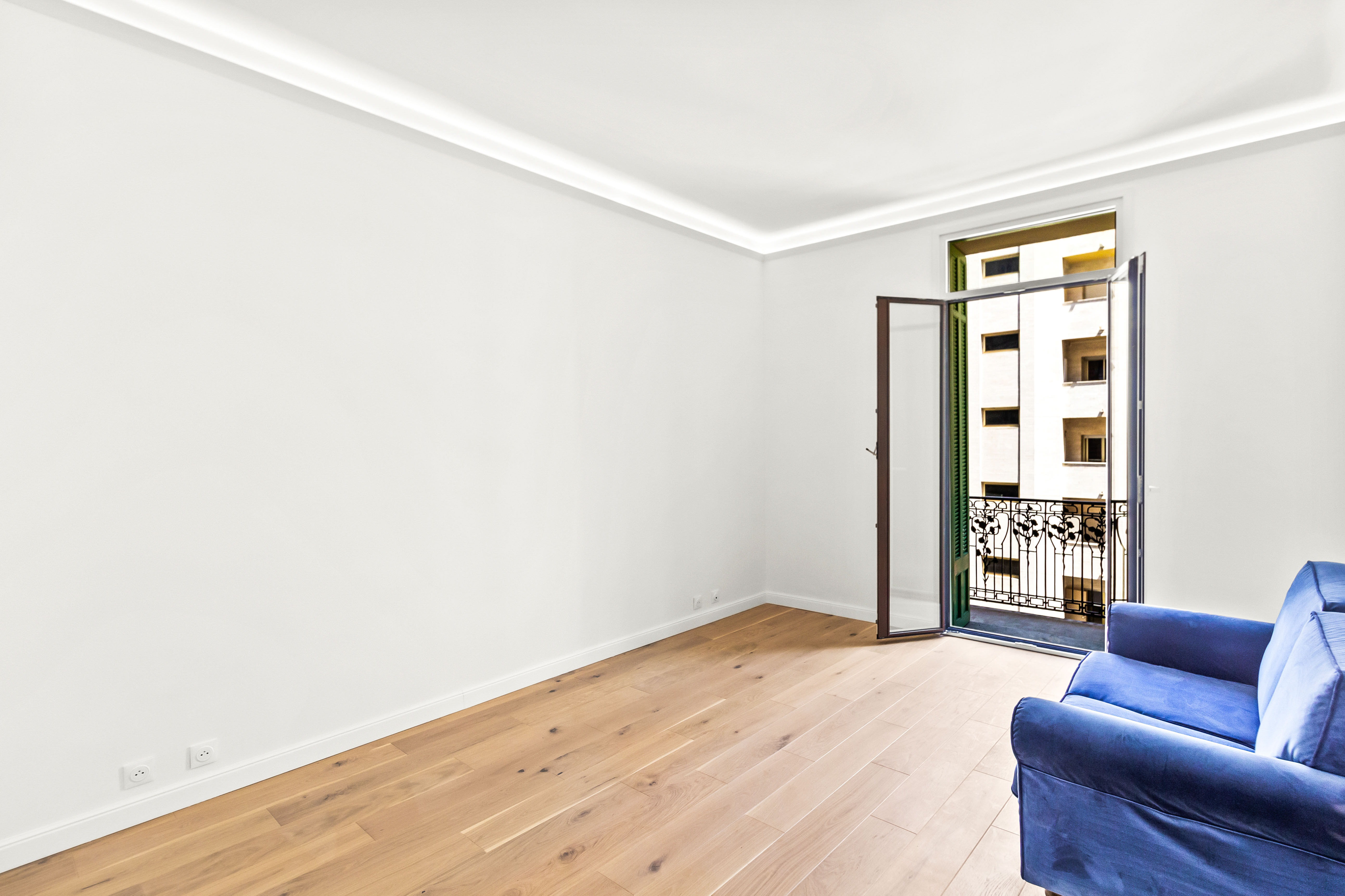 L'Ambassador: Appartement de deux pièces entièrement rénové