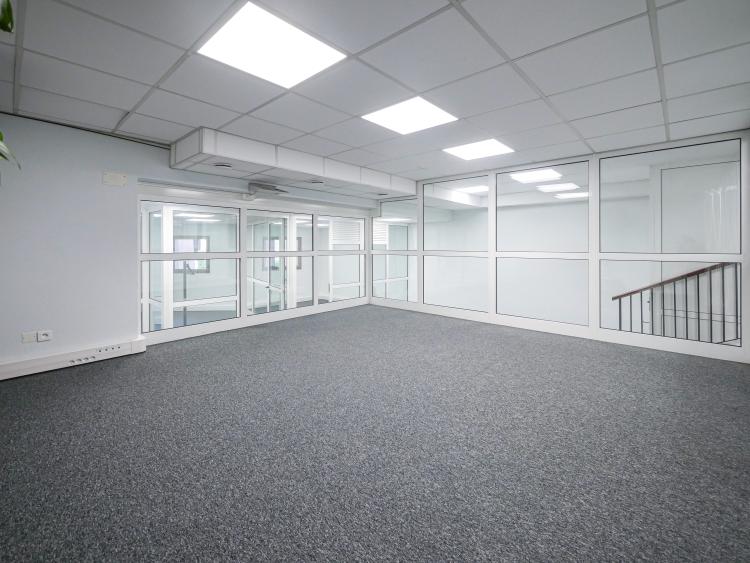 CARRE D'OR - LOCAL A USAGE DE BUREAUX OU COMMERCIAL
