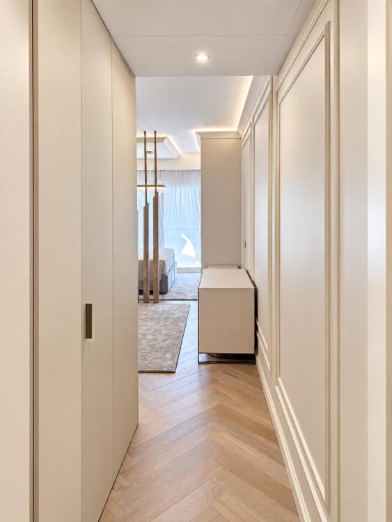 TRÈS BEAU STUDIO RÉNOVÉ MEUBLÉ AVEC APERÇU MER