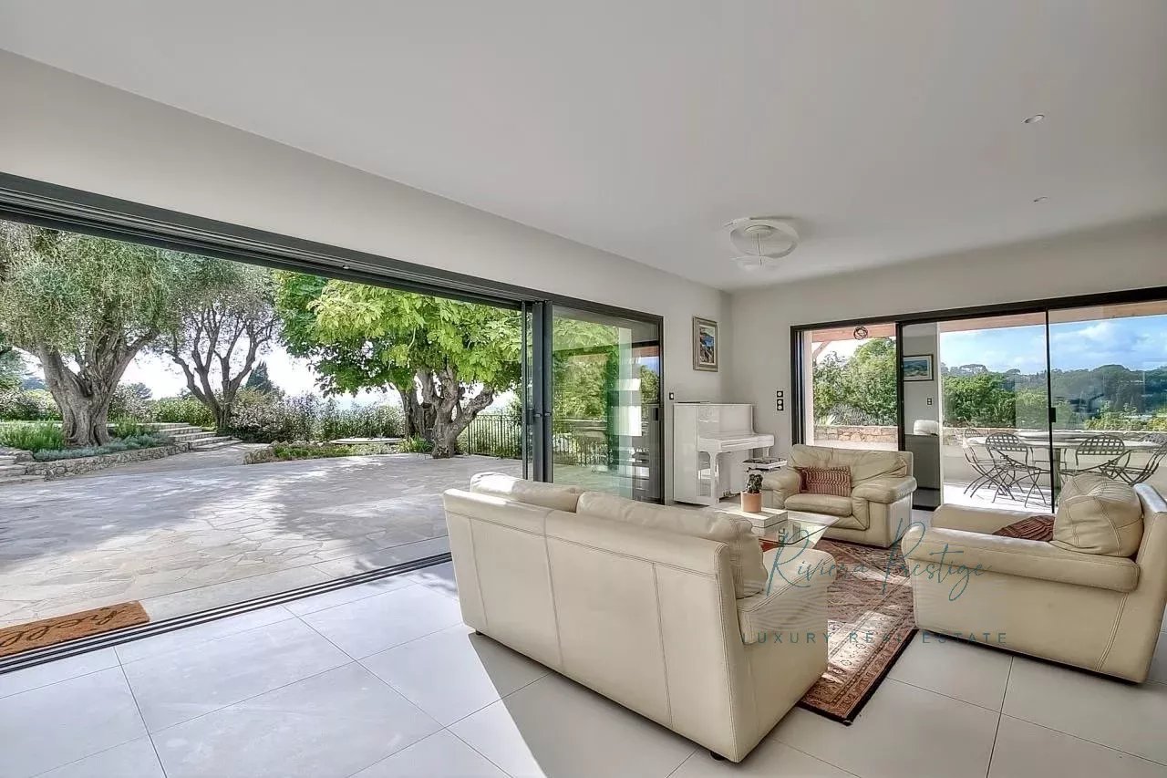 MOUGINS- Maison de Charme