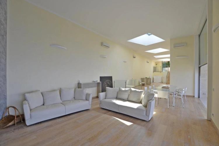 Cap d'Ail - Location - Villa moderne dans un domaine privé avec accès à la plage