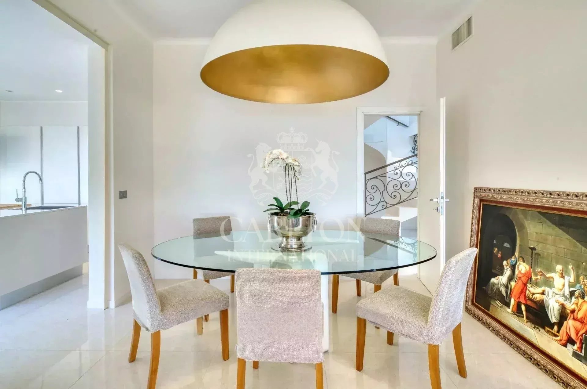 Villa contemporaine avec vue mer panoramique à Èze Bord de Mer
