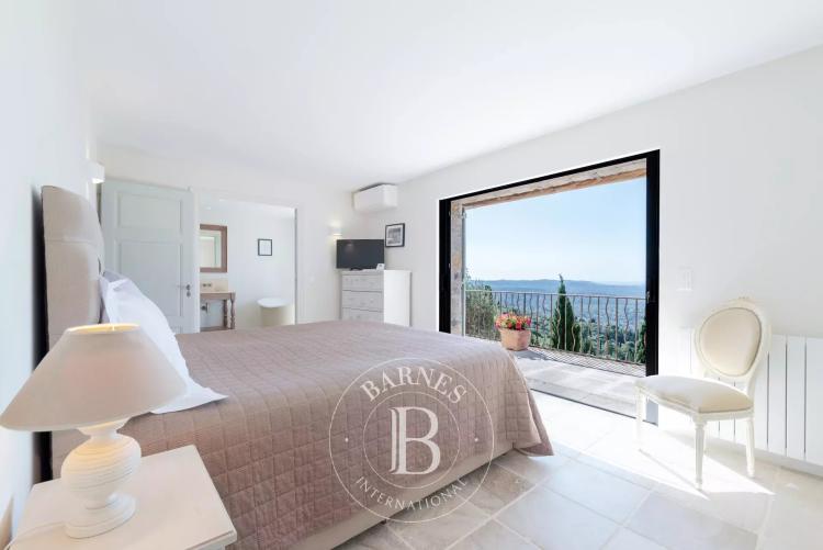 EXCLUSIVITÉ Spéracèdes - Villa  provençale entièrement rénovée vue panoramique - 5 chambres