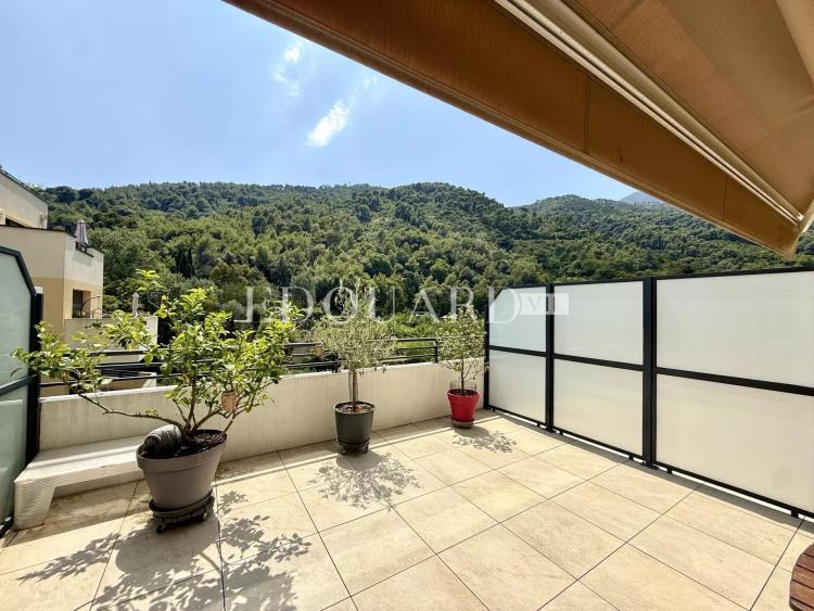 Bel trois pièces en excellent état dans résidence moderne avec piscine et performante sur le plan énergétique