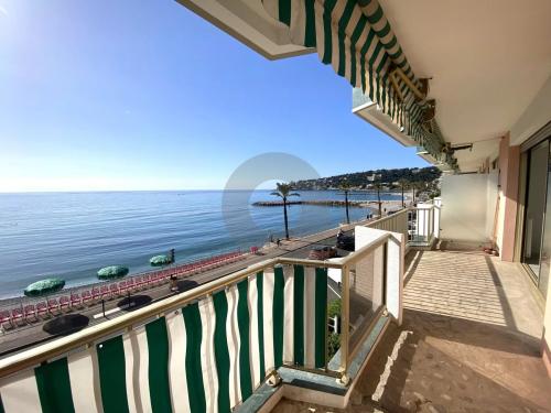 FRONT DE MER 2P 43M2 AVEC TERRASSE 12M2 CAVE