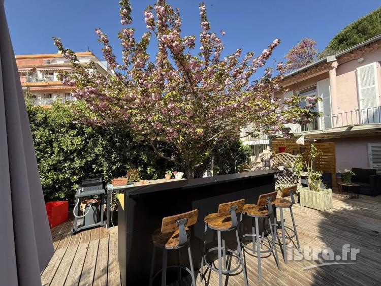 Nice Cimiez : Propriété de 435m² comprenant 6 appartements