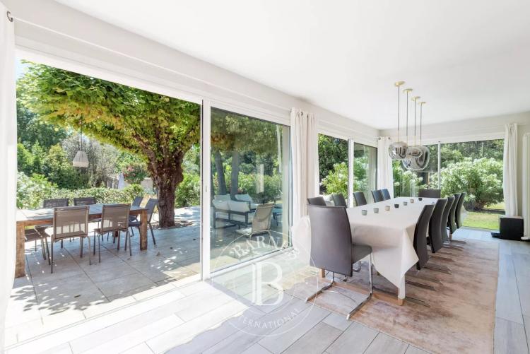 Peymeinade - Proche Grasse - Villa entièrement rénovée - 7 chambres