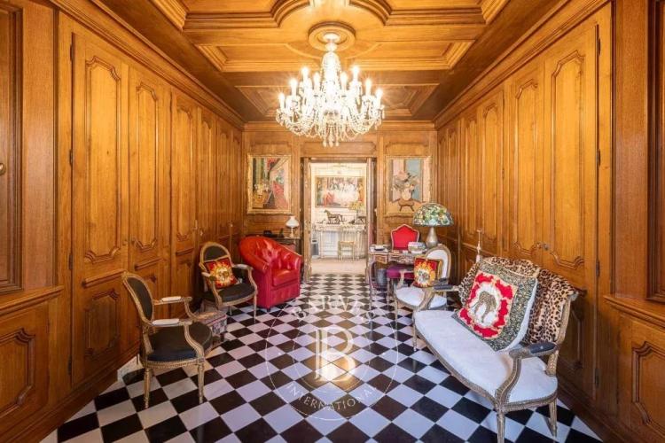 SAINT-RAPHAËL - VILLA "BELLE-EPOQUE" PIEDS DANS L'EAU