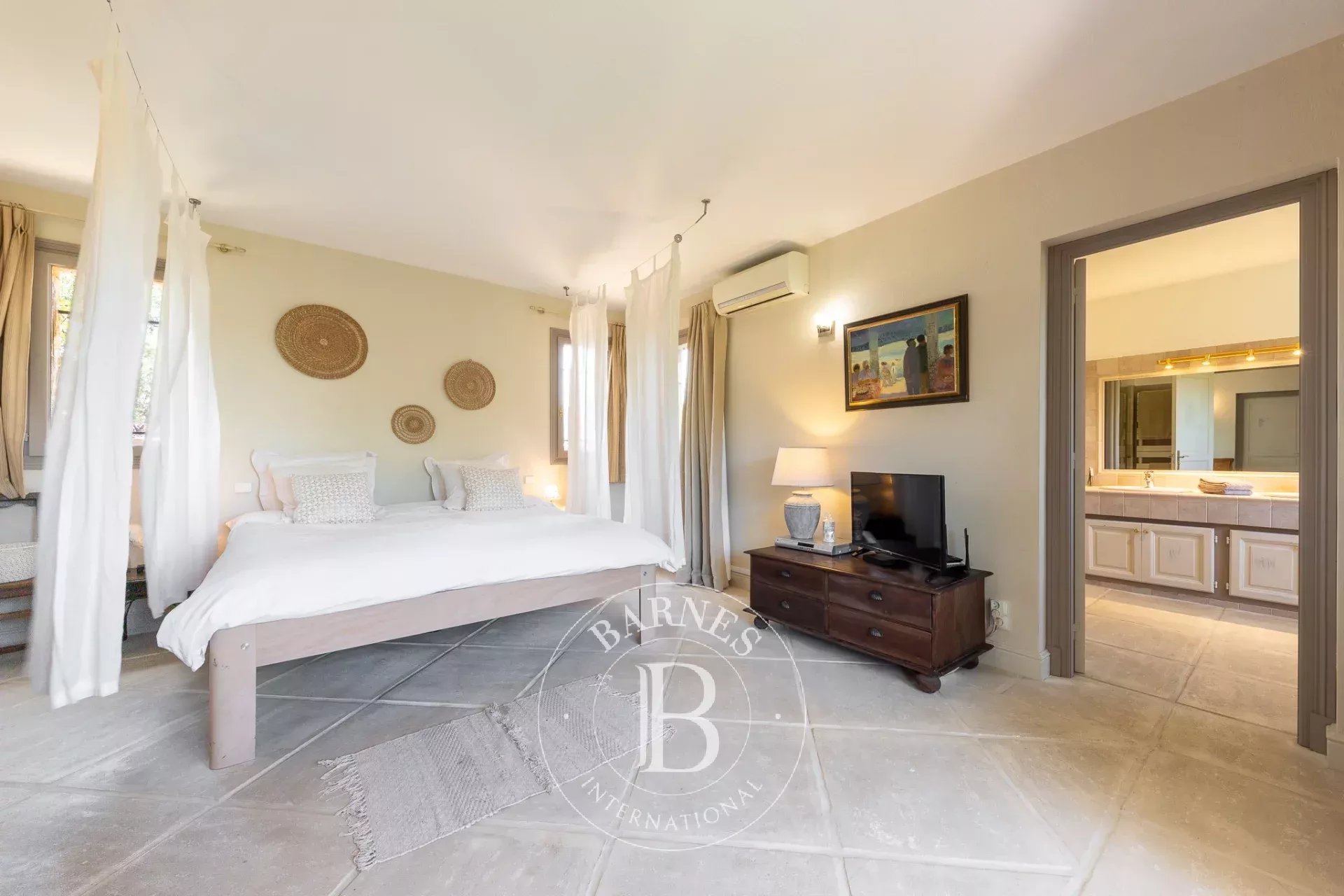 Saint-Paul de Vence - superbe villa rénovée - vue village