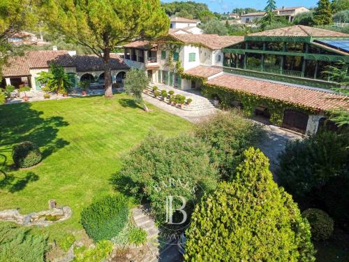 Grasse - Élégante propriété avec maison de gardien