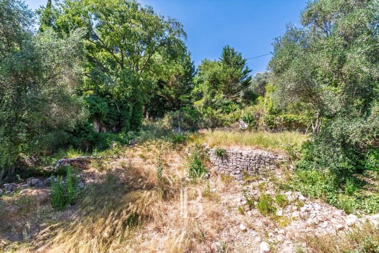 Grasse - Saint François - Terrain viabilisé vue mer - 2300m²