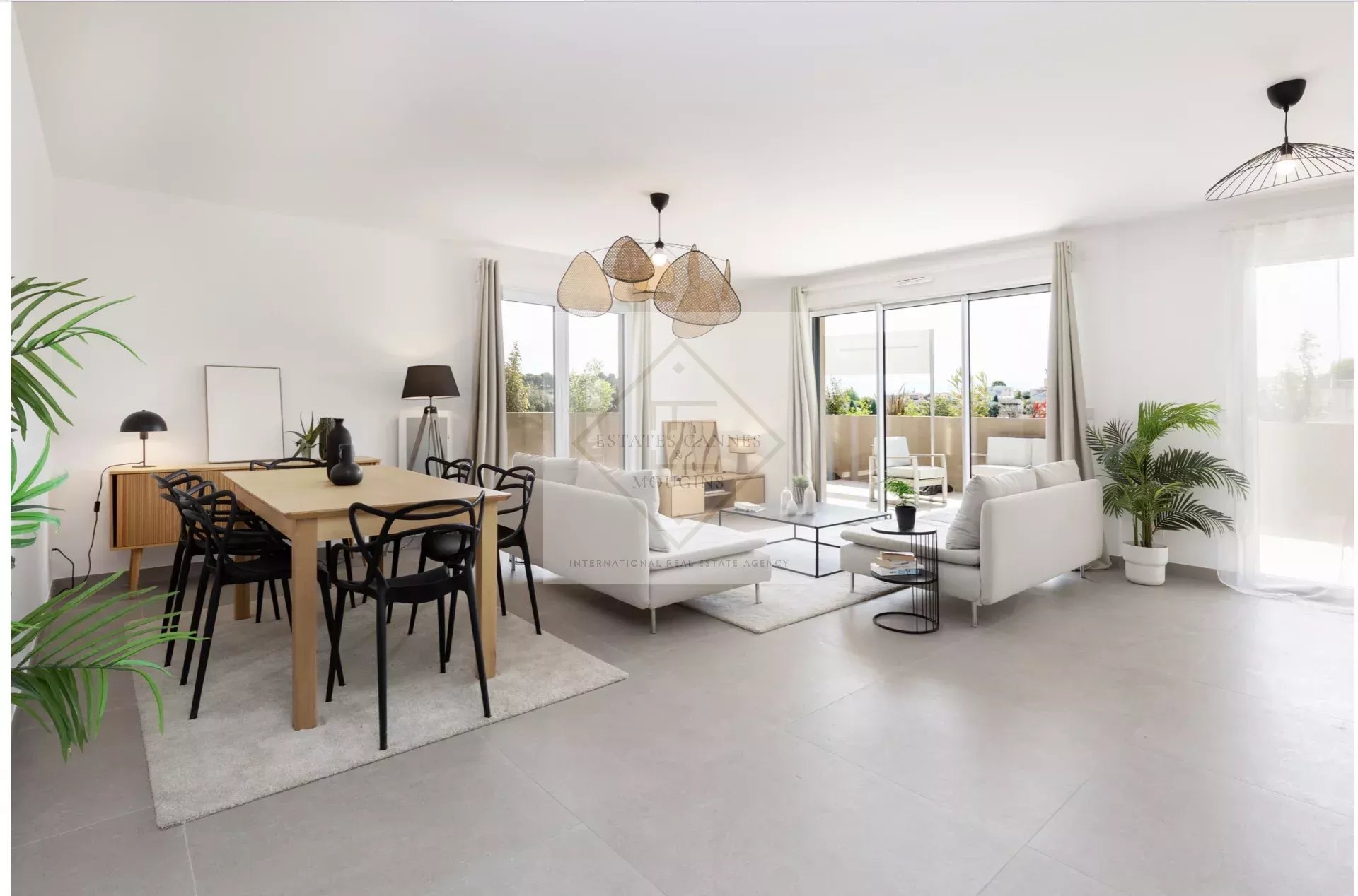 Dernier étage – Appartement 4 pièces neuf avec vue mer à Antibes