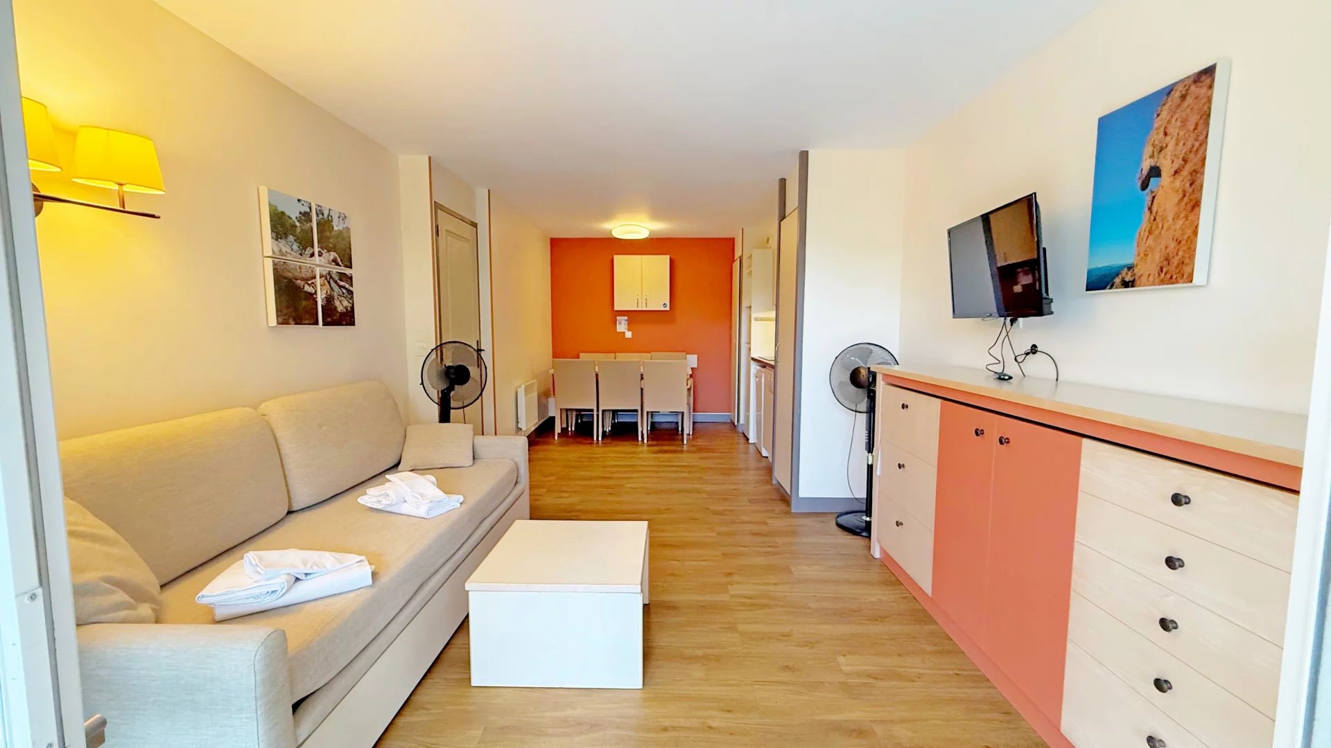 AGAY - CAP ESTEREL À vendre 3 pièces rez-de-jardin trame large