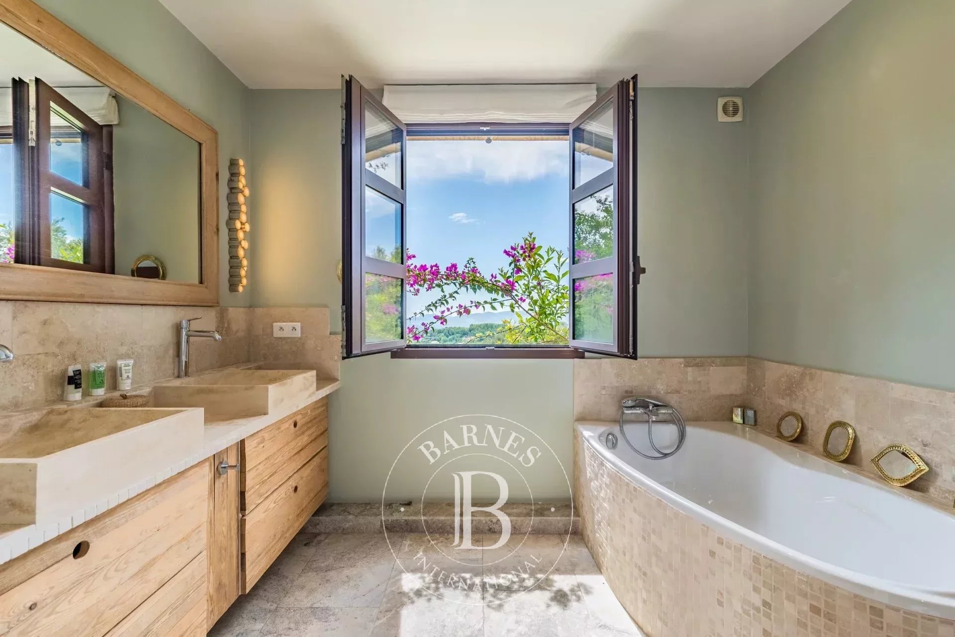 Chateauneuf-Grasse - Mas Contemporain avec Vue Mer, 5 Chambres