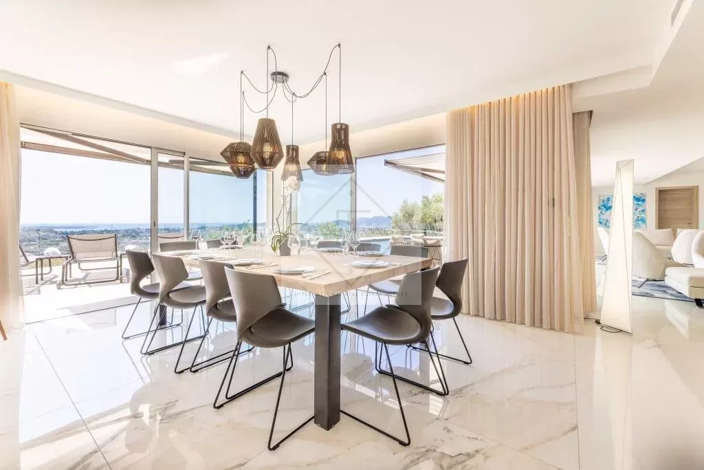 A LOUER VILLA MODERNE VUE MER  / MOUGINS