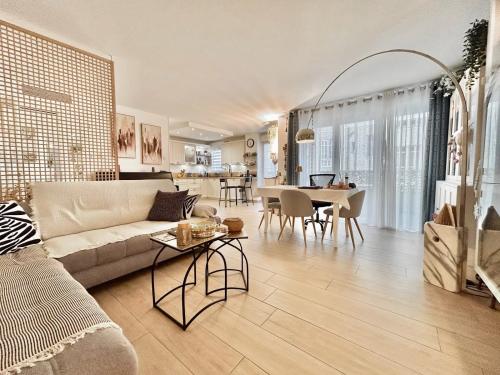 CANNES CENTRE – 4 PIÈCES – GRAND GARAGE