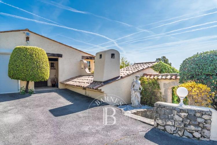 Grasse Saint-Jean - Villa avec appartement indépendant en position dominante vue mer au calme