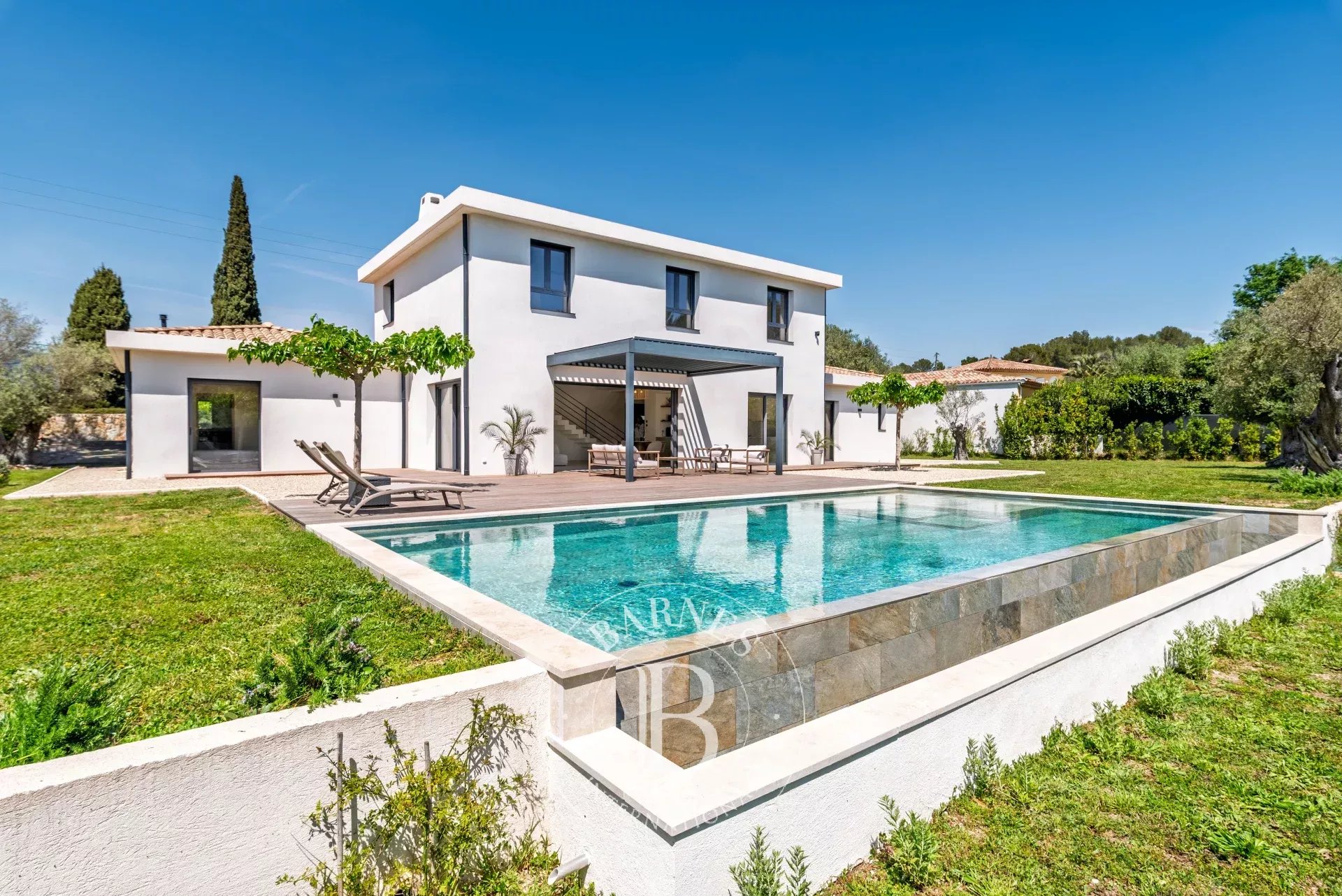 Roquefort-les-Pins - Quartier résidentiel très prisé au calme - Villa contemporaine neuve aux finitions haut de gamme