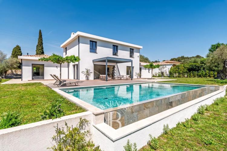 Roquefort-les-Pins - Quartier résidentiel très prisé au calme - Villa contemporaine neuve aux finitions haut de gamme