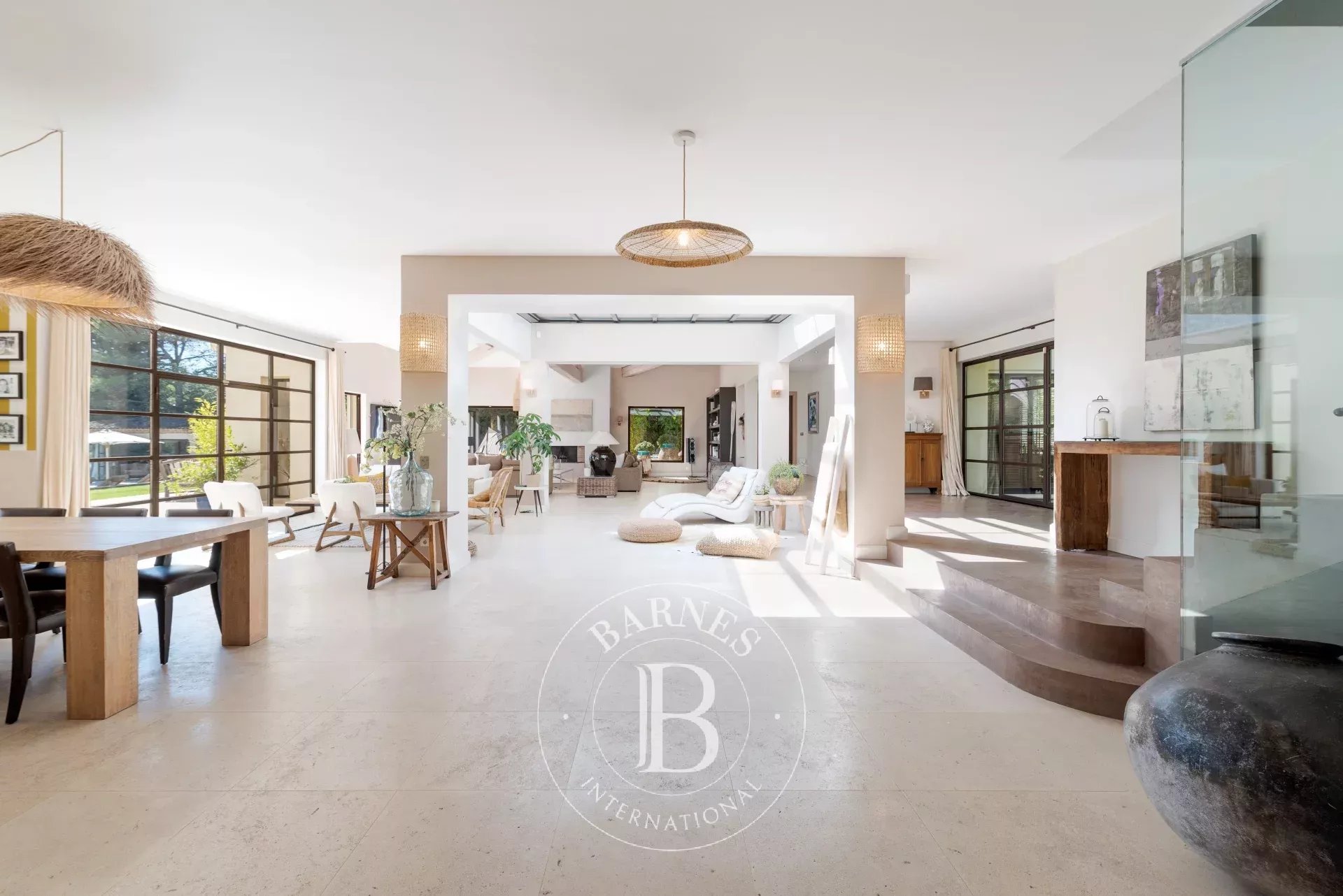 Valbonne - Luxueuse propriété familiale avec maison d'amis - A pied du village - 8 chambres