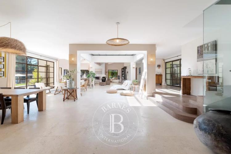 Valbonne - Luxueuse propriété familiale avec maison d'amis - A pied du village - 8 chambres
