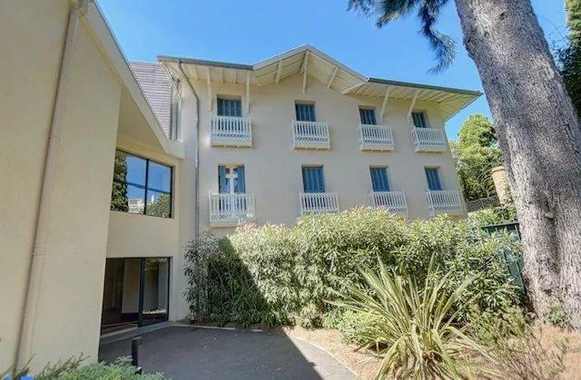CANNES BASSE CALIFORNIE - 2P REZ DE JARDIN - 2 TERRASSES