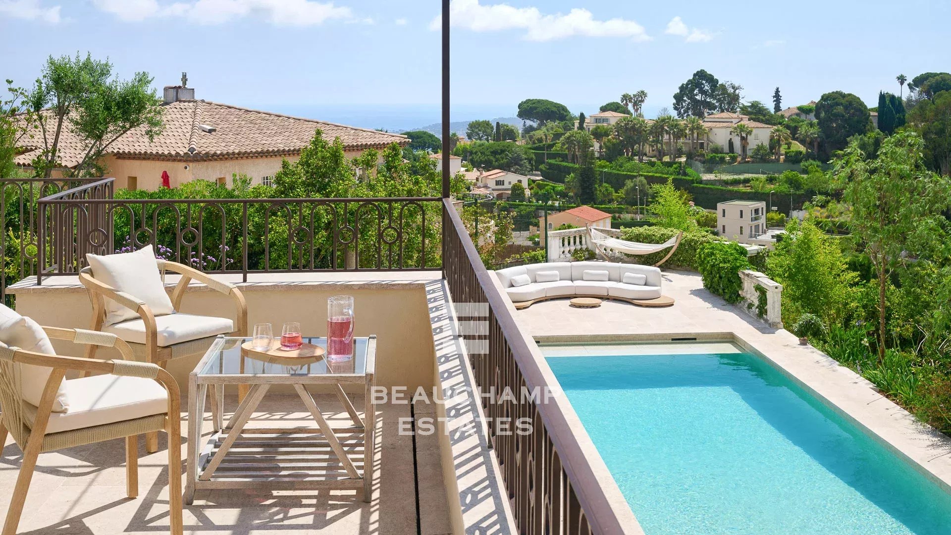 Villa néo-provençale 6 chambres avec piscine et vue mer - Super Cannes