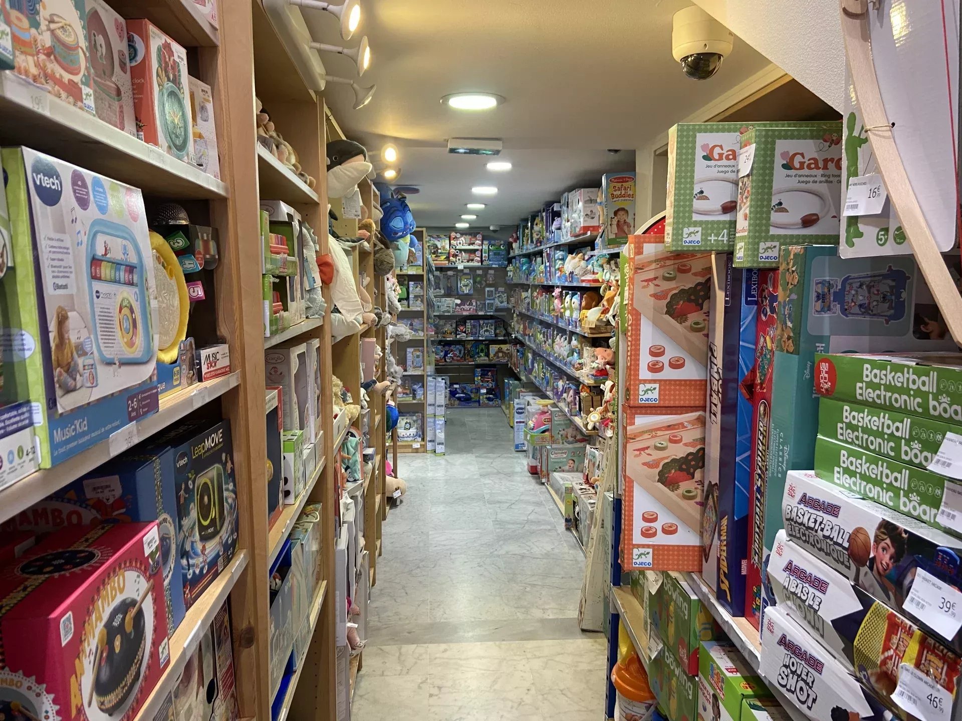 A VENDRE MENTON CARRE D'OR - FONDS DE COMMERCE JOUETS